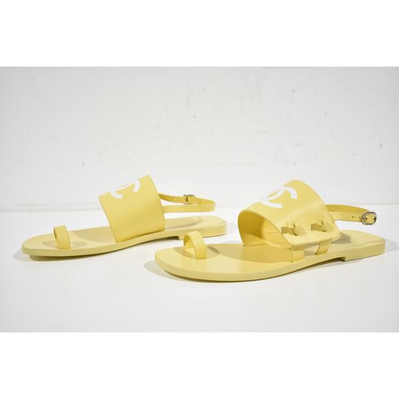 Chanel 21P Be CC Thong Yellow Leather White Logo Toe Strap Flat Sandal 38.5 - Picture 9 of 11